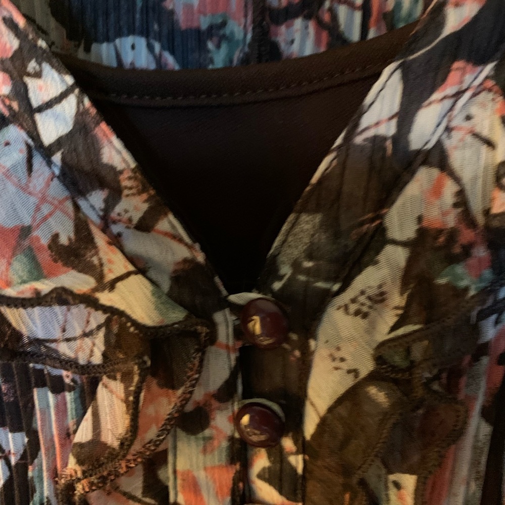 Ricki’s Ruffled Blouse - Picture 3 of 6